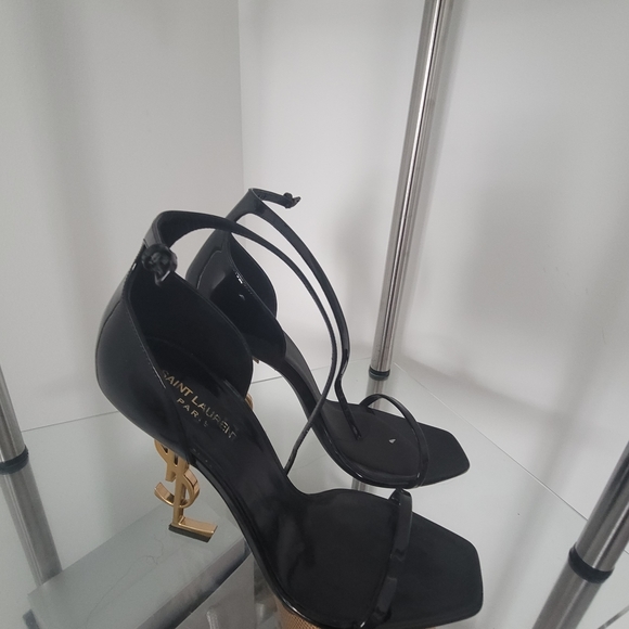 Black and gold heels - Picture 3 of 4
